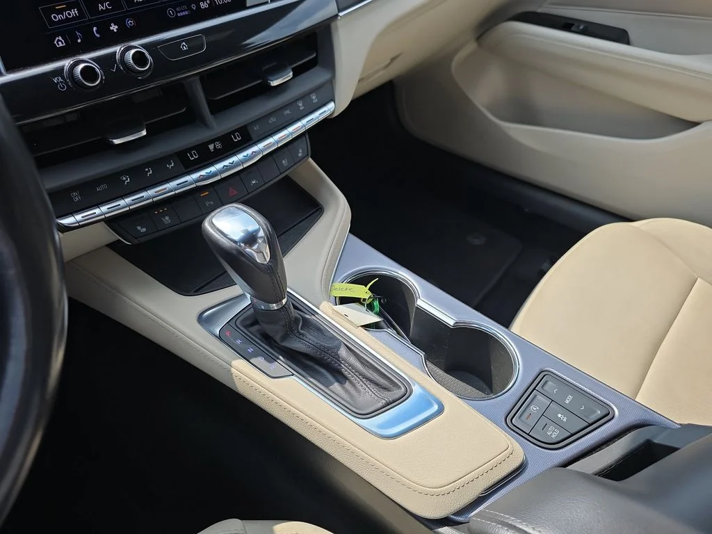 Used 2024 White Cadillac Premium Luxury image 25