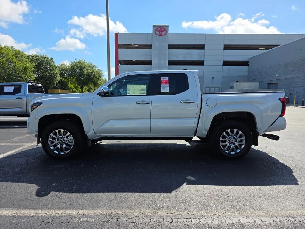 2026 Toyota Tacoma Limited - Photo 8