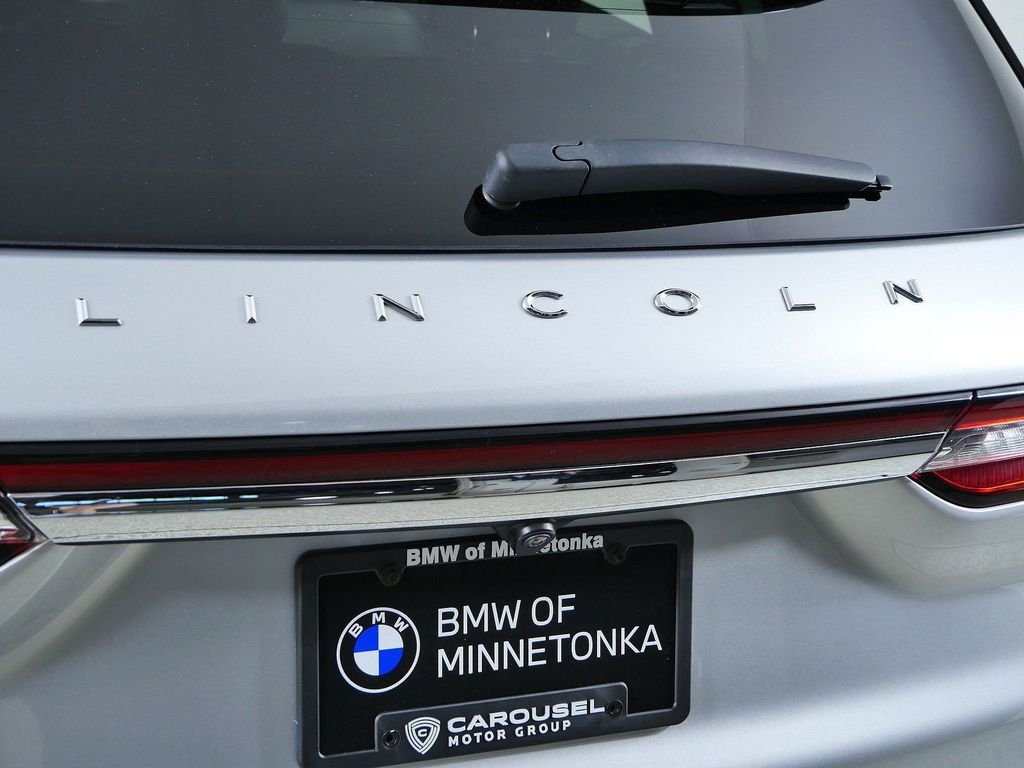 Used 2020 Silver Lincoln Standard image 11