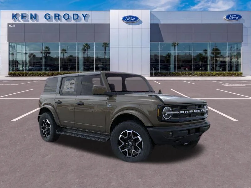 2026 Ford Bronco Outer Banks 4x4's photo