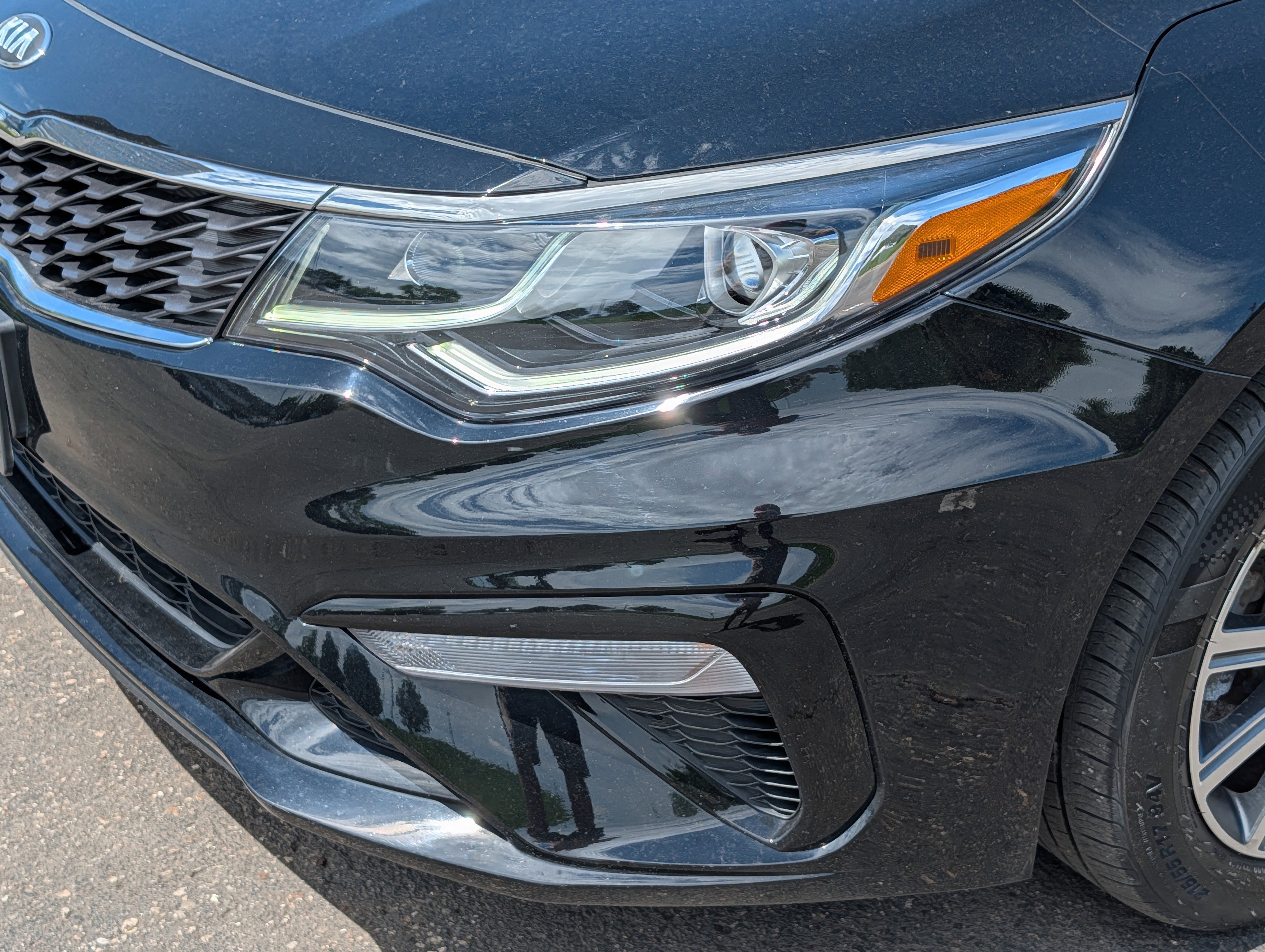 Certified Used 2019 Ebony Black Kia LX image 16