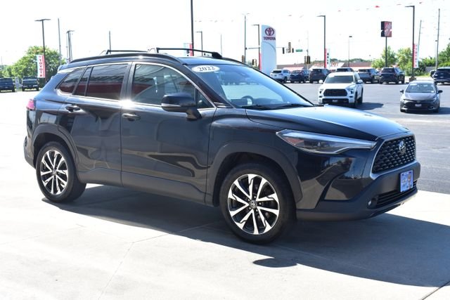 Used 2022 Black Toyota XLE image 4