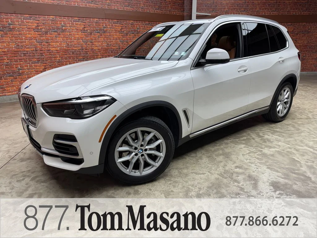 Used 2022 White BMW xDrive40i image 1