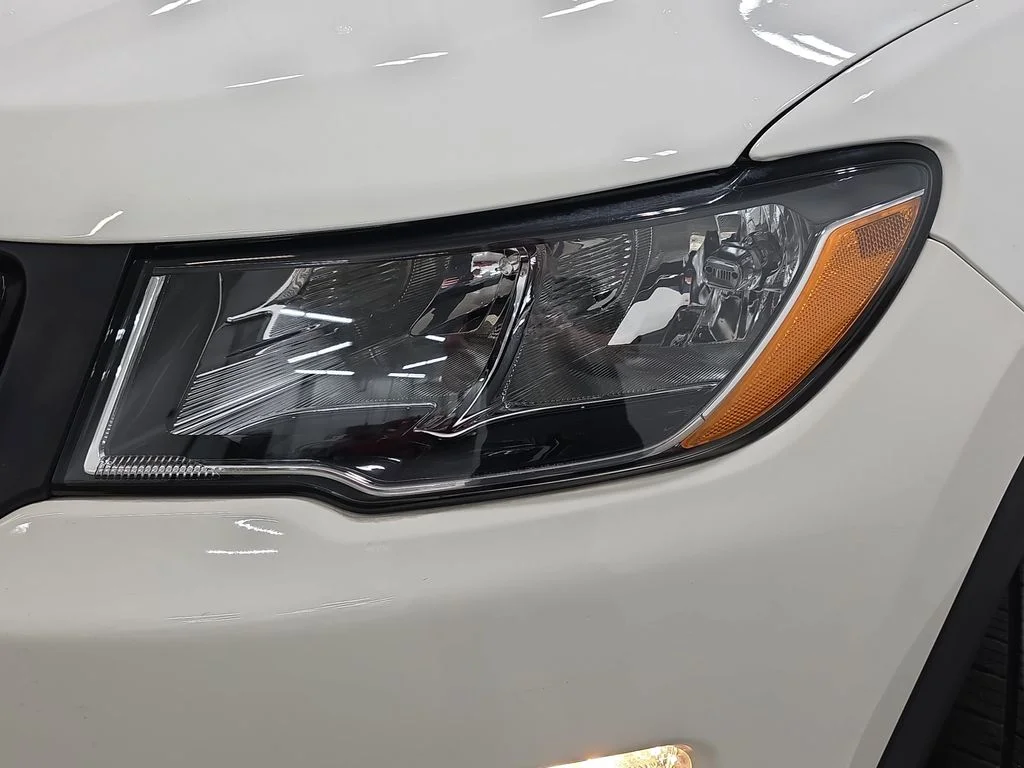 Used 2019 White Clearcoat Jeep Latitude image 28