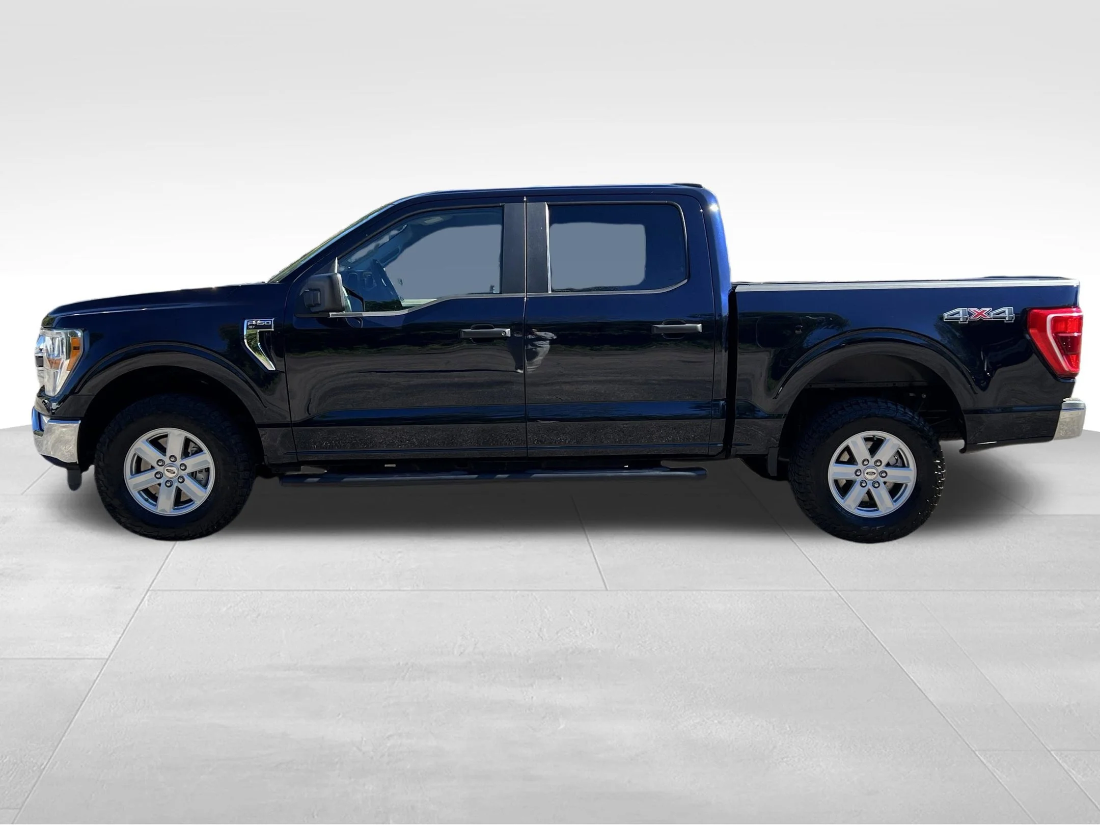 Used 2021 Blue Metallic Ford XLT image 10