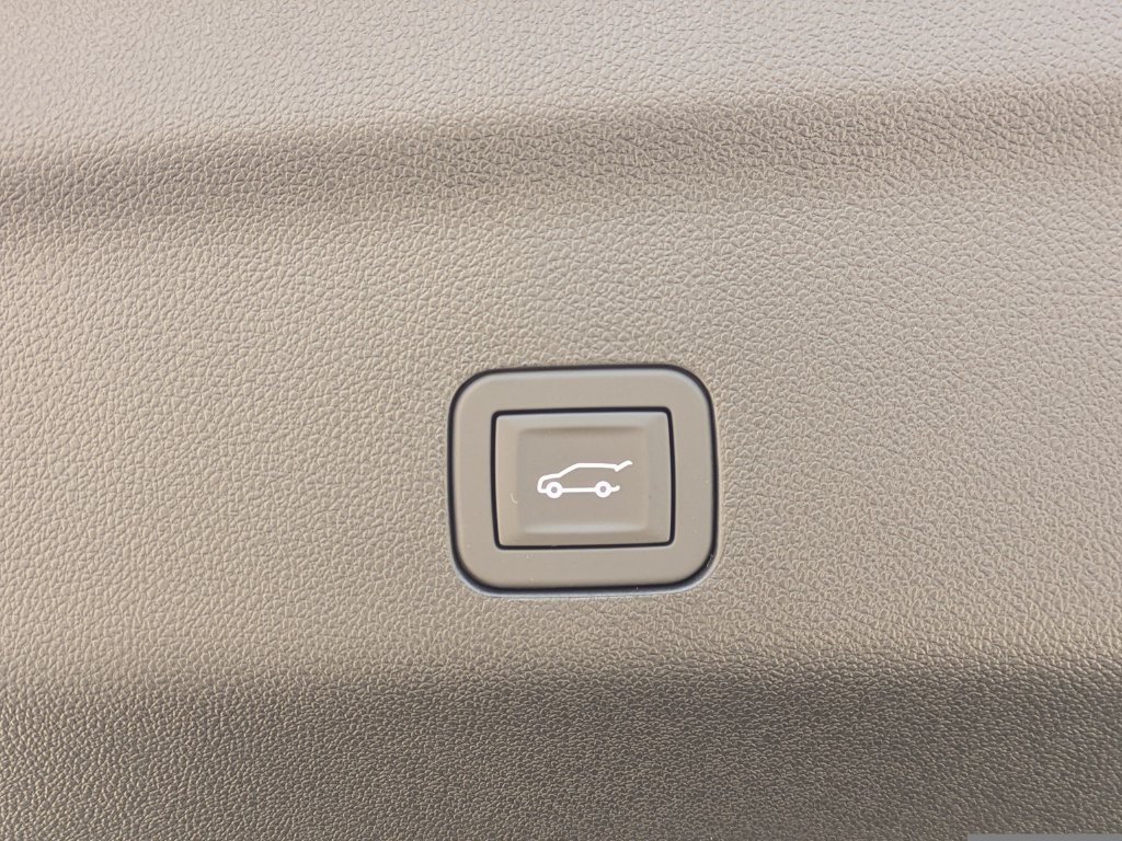 2026 Chevrolet Suburban High Country - Photo 14