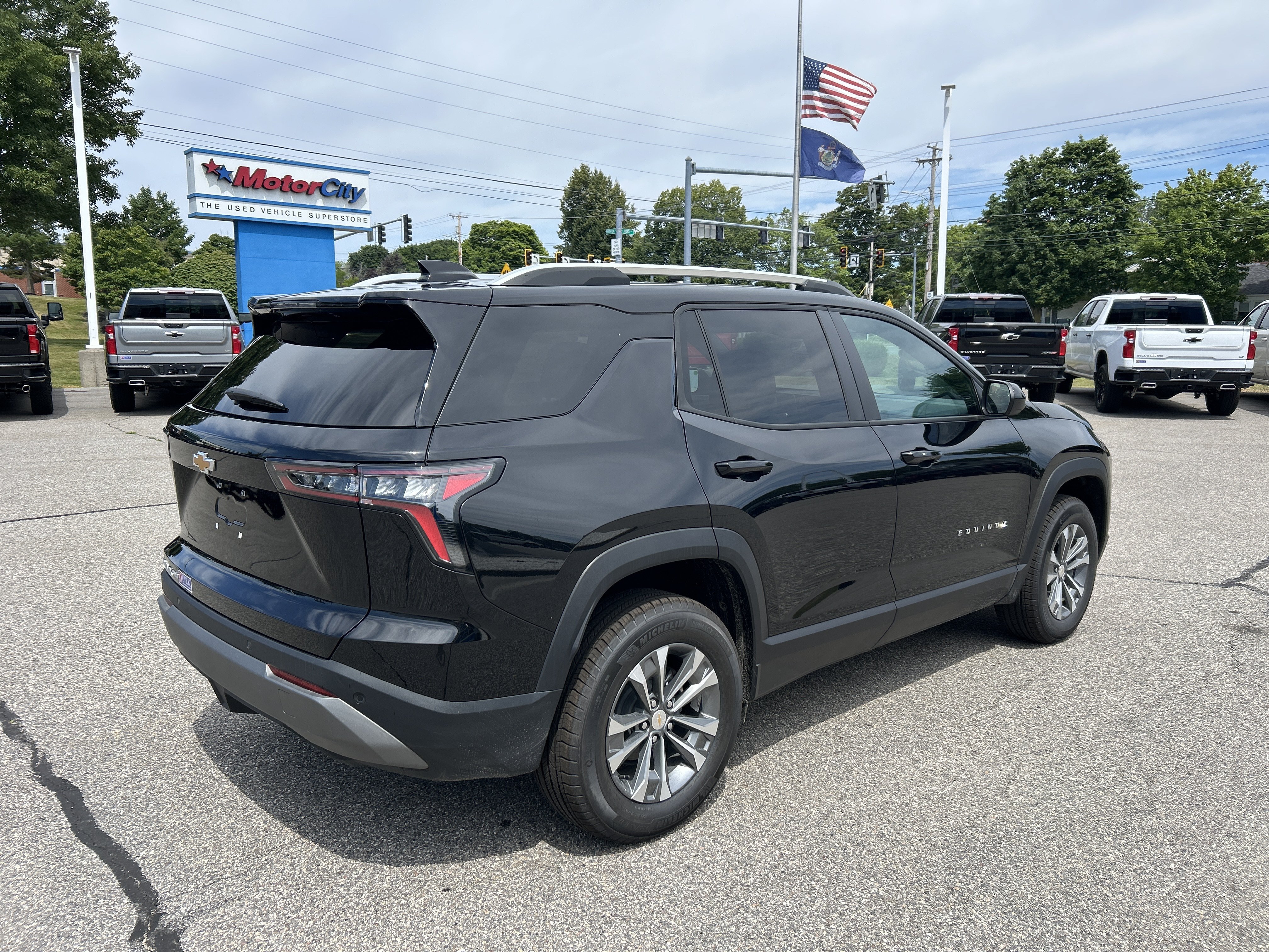 New 2027 Mosaic Black Metallic Chevrolet LT image 2