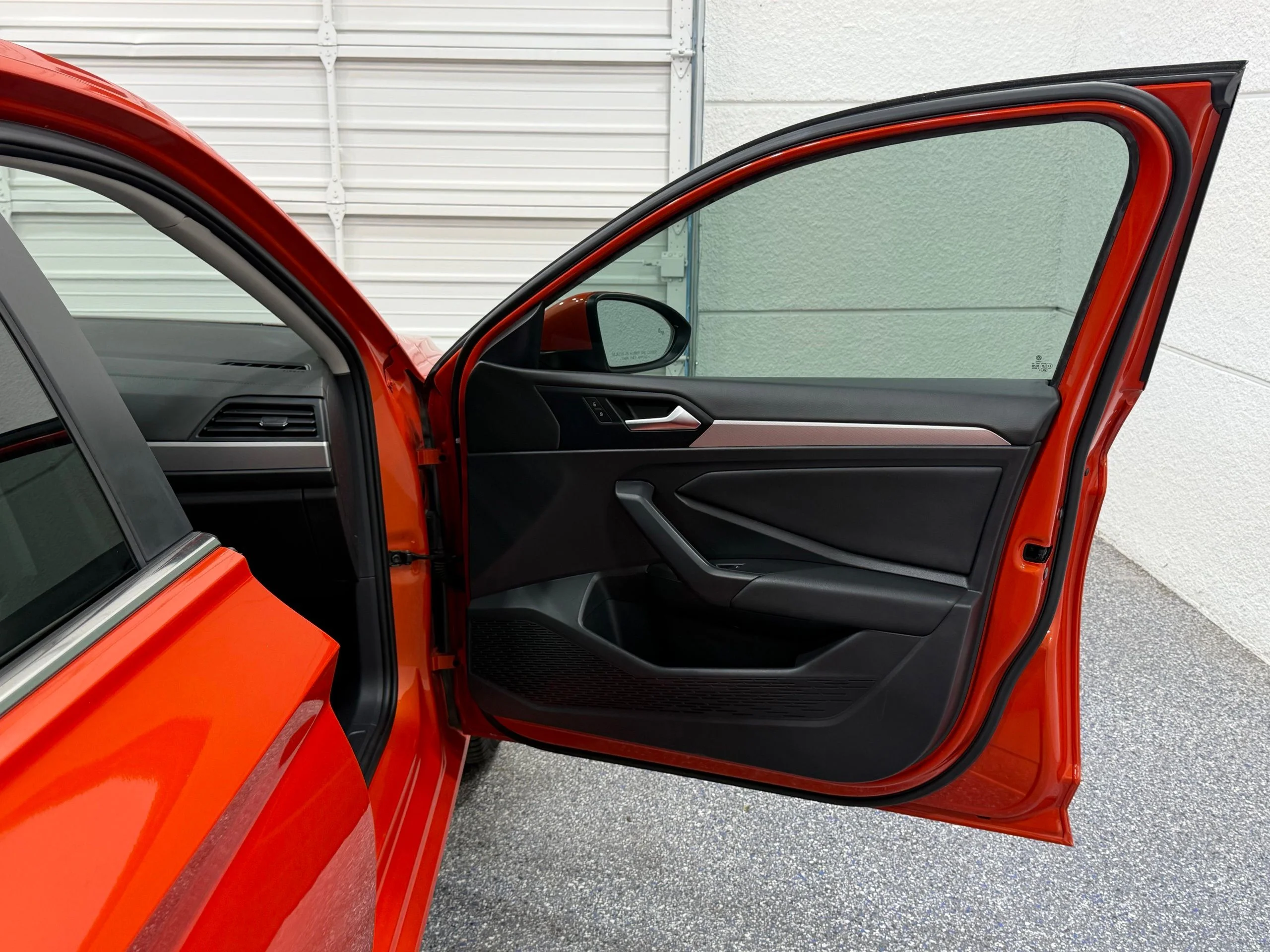 Used 2019 Orange Volkswagen 1.4T SE image 28