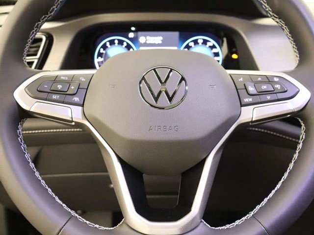 New 2026 Deep Black Pearl Volkswagen 2.0T SE W/TECHNOLOGY image 13