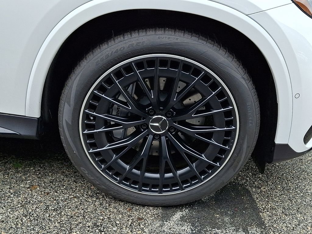 New 2026 MANUFAKTUR Moonlight White Metallic Mercedes-Benz AMG® GLC 43 4MATIC® Coupe image 8