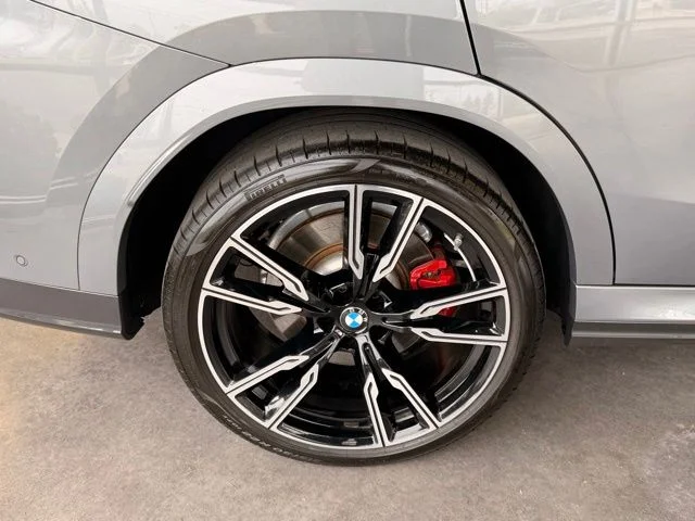 Used 2024 Gray BMW M60i image 26