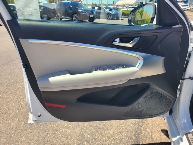 Used 2024 White Genesis 2.5T image 18
