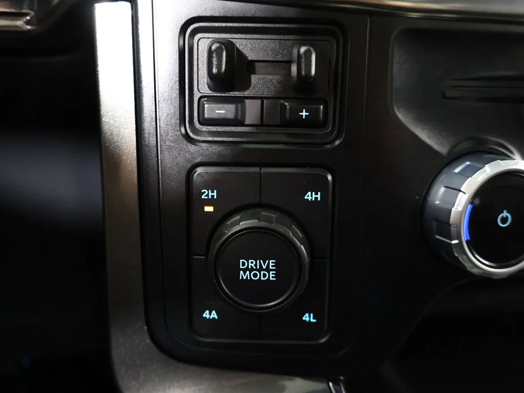 Used 2023 Avalanche Gray Ford Lariat image 56