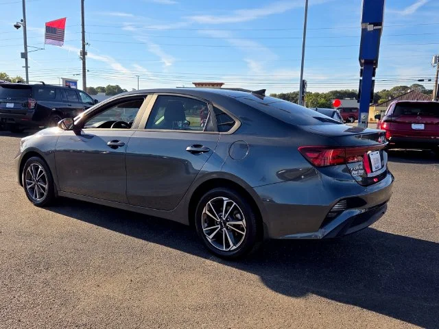 Used 2022 Gray Kia LXS image 5