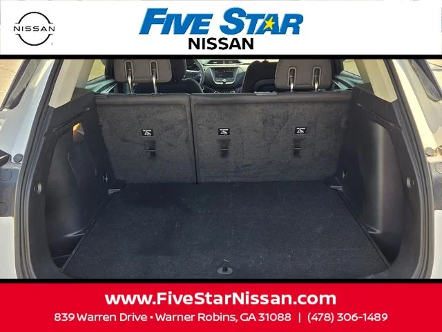 Used 2022 White Chevrolet LT image 13