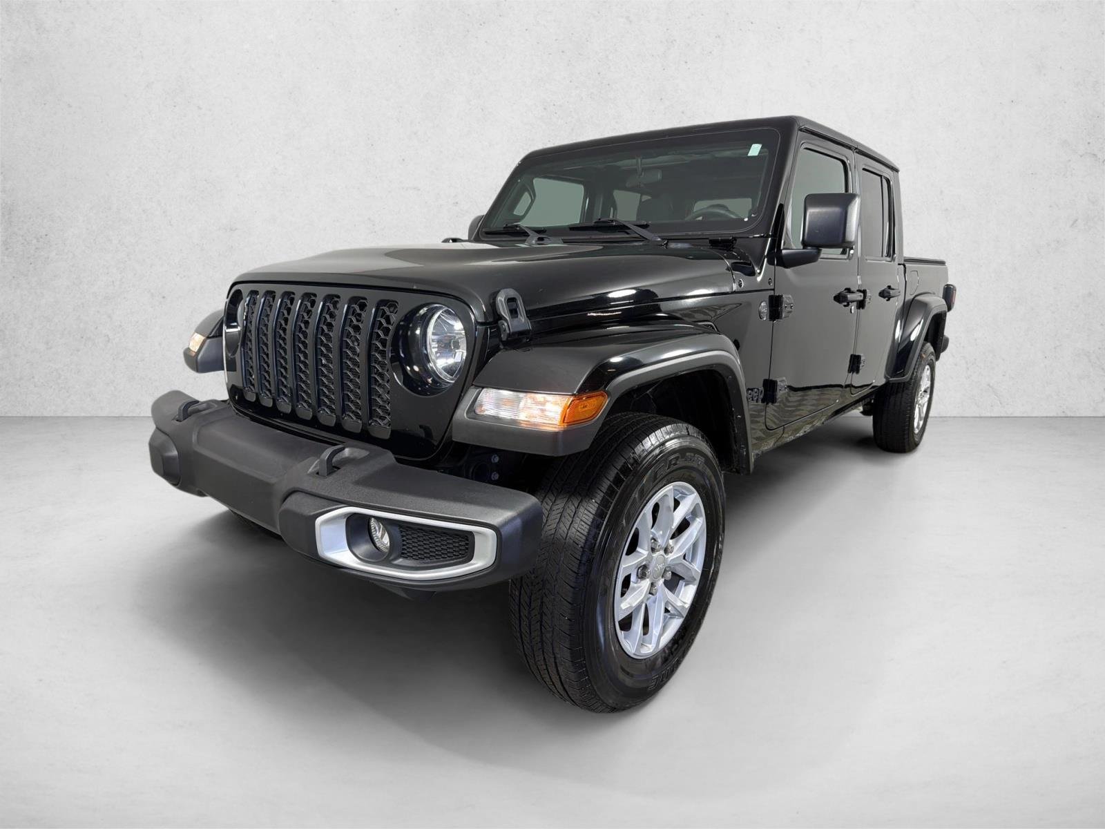 Used 2023 Black Clearcoat Jeep Sport S image 7