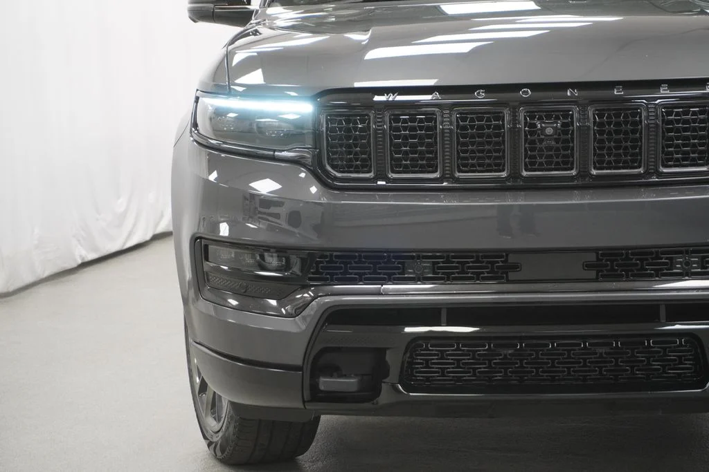 Certified Used 2025 Gray Jeep Series III Obsidian image 7