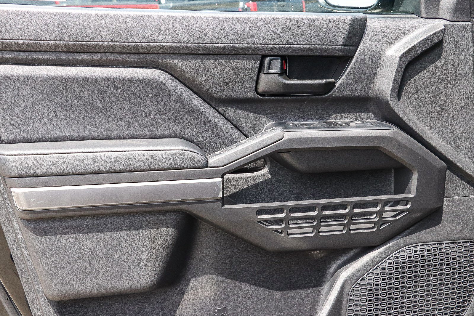 2026 Toyota Tacoma SR5 - Photo 37