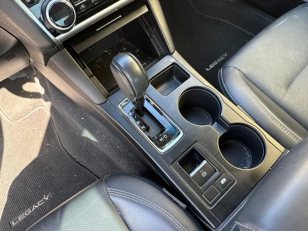 Used 2018 White Subaru 2.5i image 10