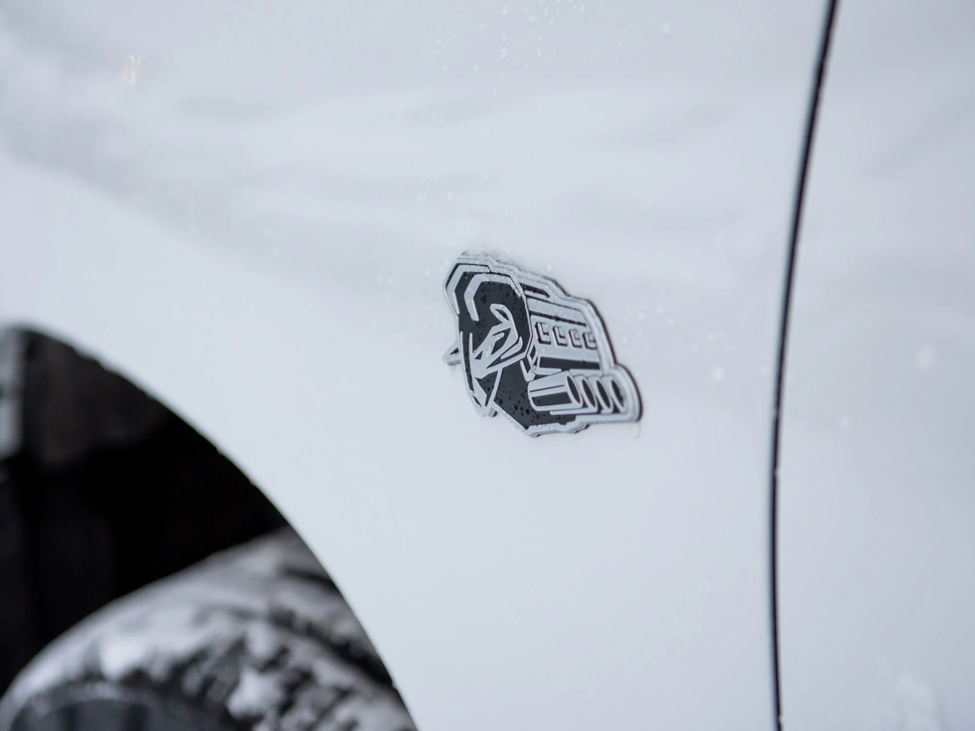 New 2026 White RAM Sport* HEMI V8 image 2