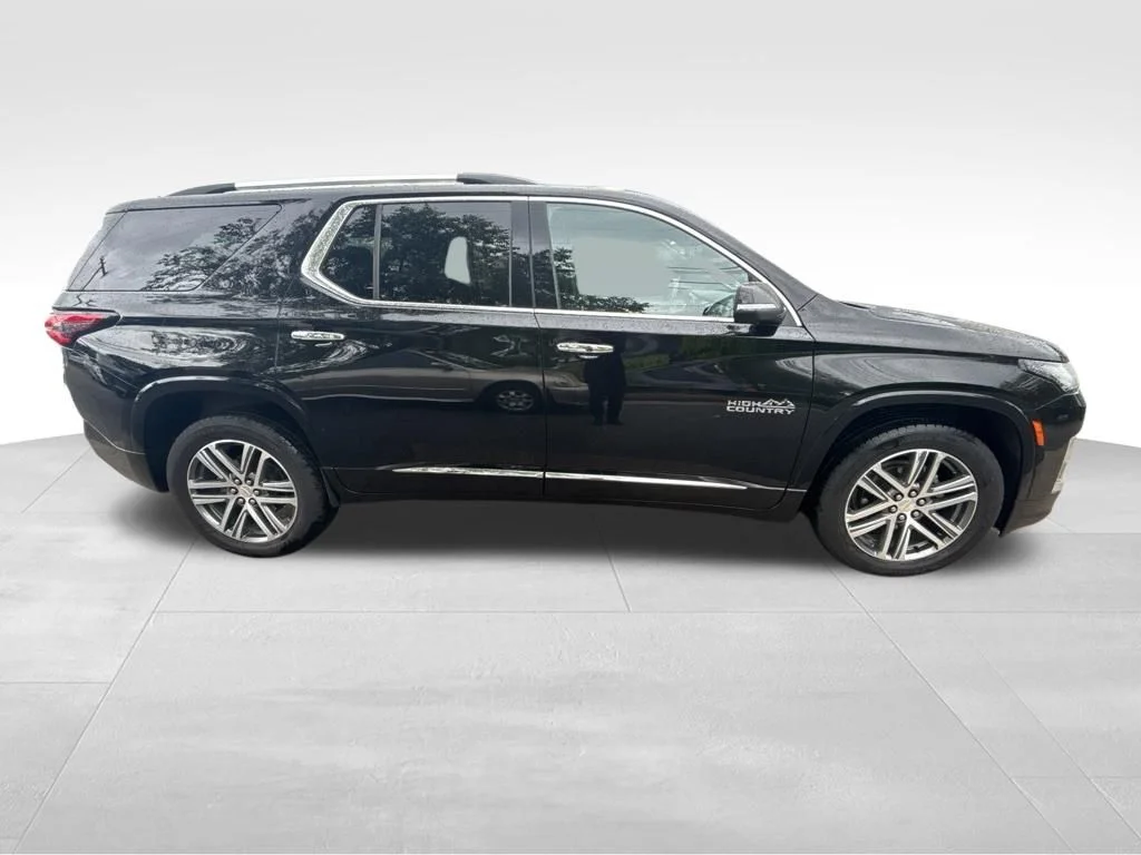 Used 2023 Black Chevrolet High Country image 8