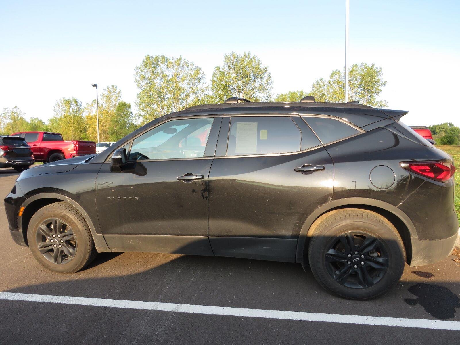 Used 2022 BLACK Chevrolet LT image 12