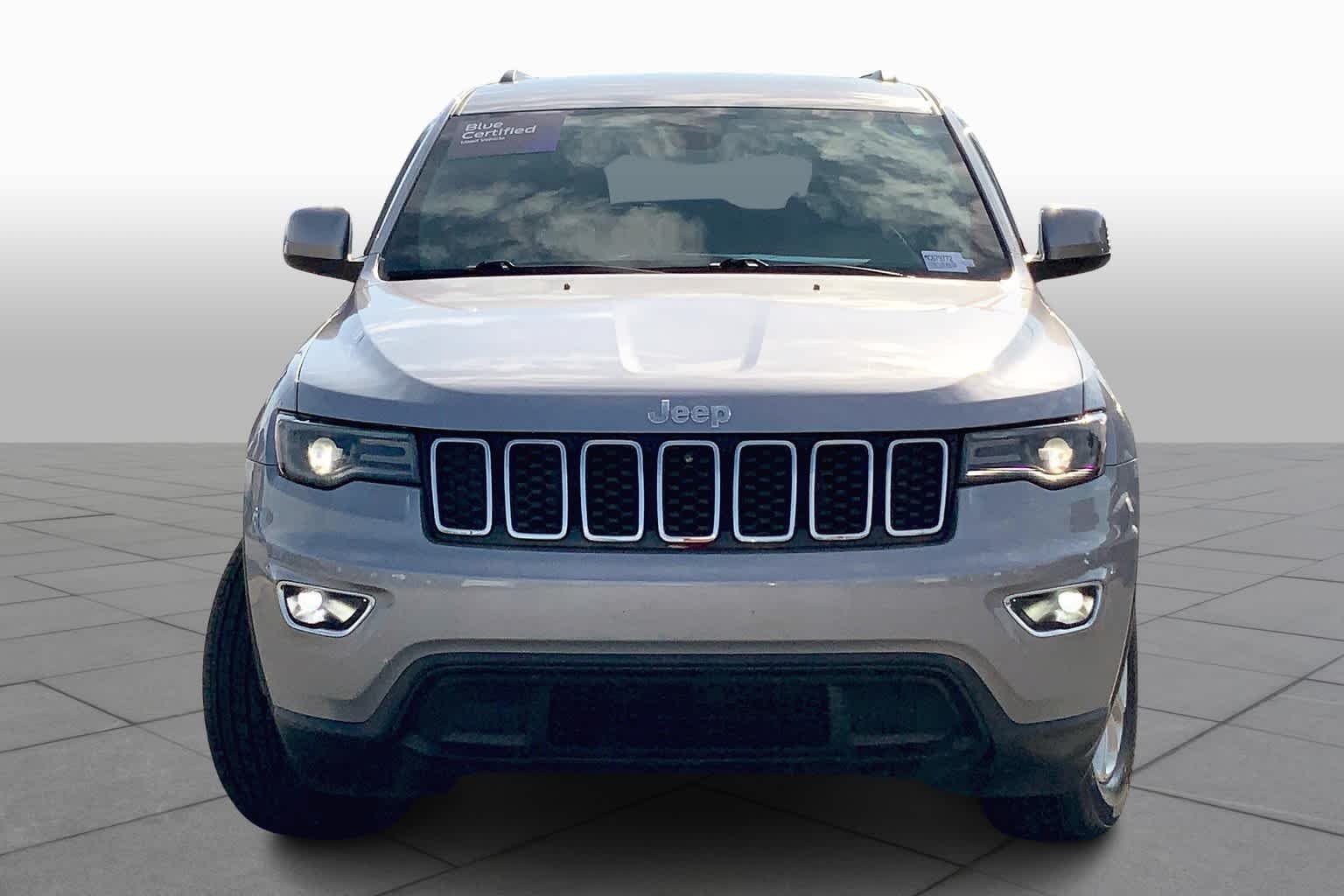 Certified Used 2021 Billet Silver Clearcoat Metallic Jeep Laredo E image 4