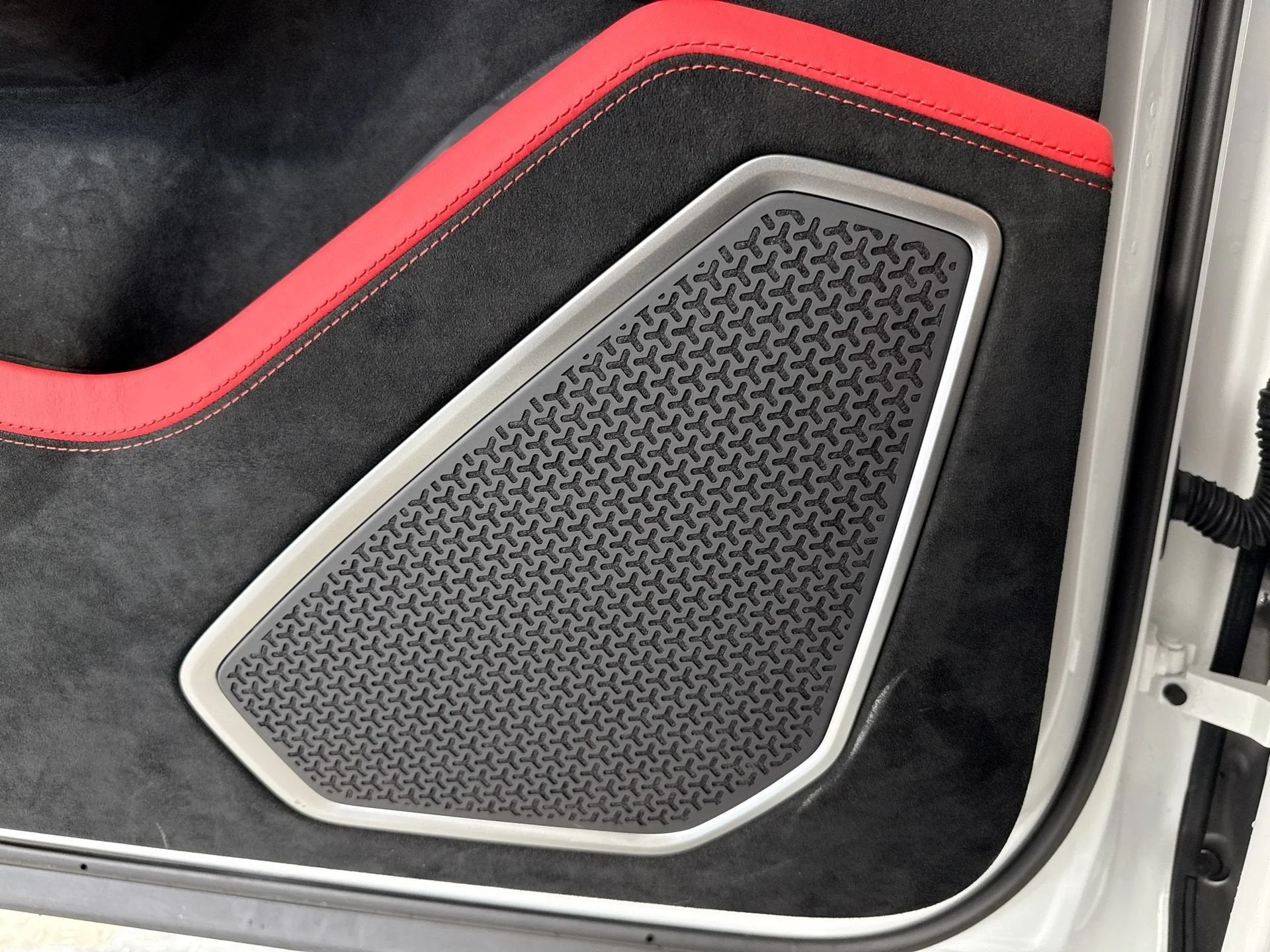 Used 2024 Bianco Monocerus Metallic Lamborghini Performante image 17