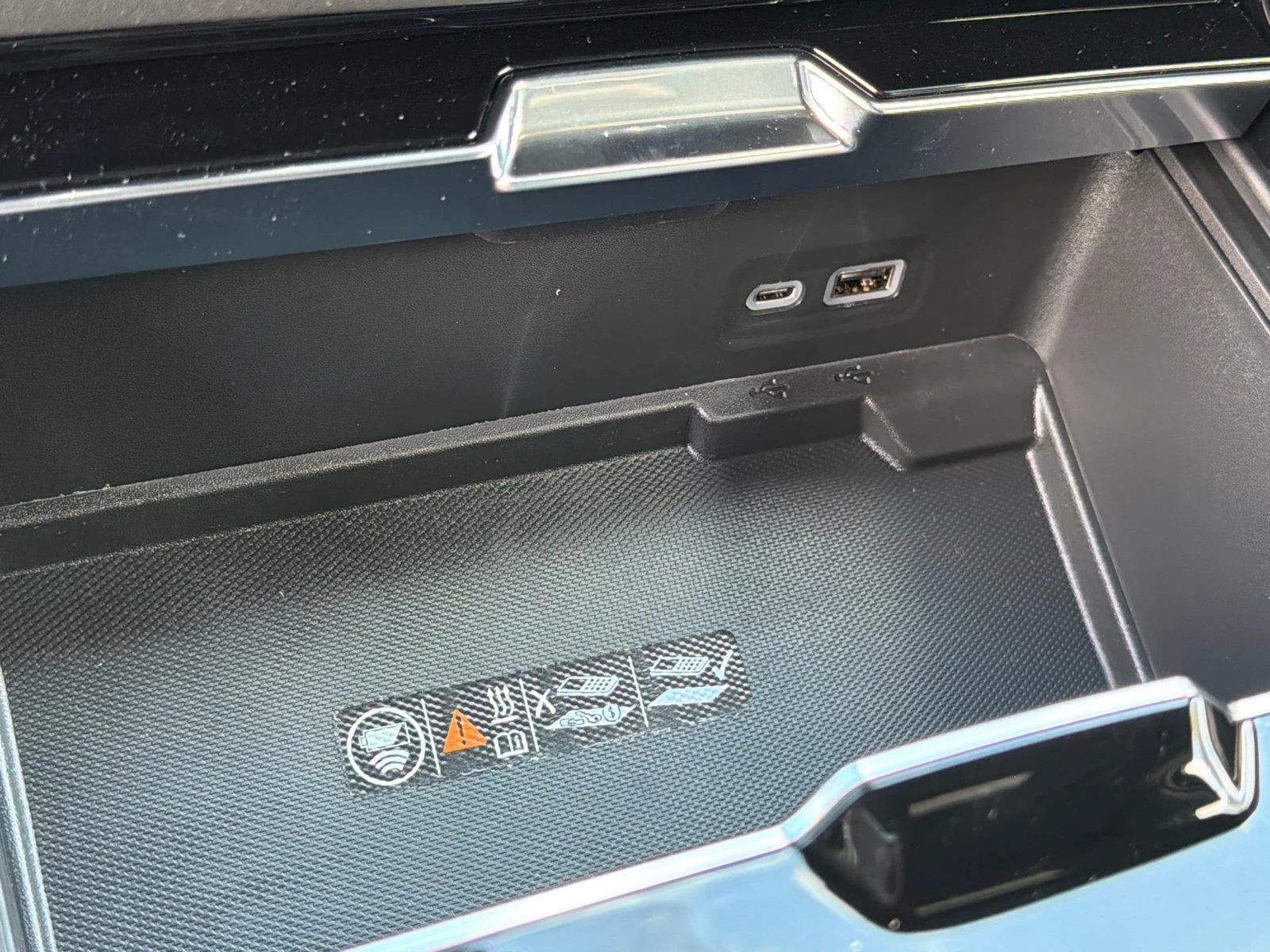 2026 GMC Yukon AT4 Ultimate - Photo 25