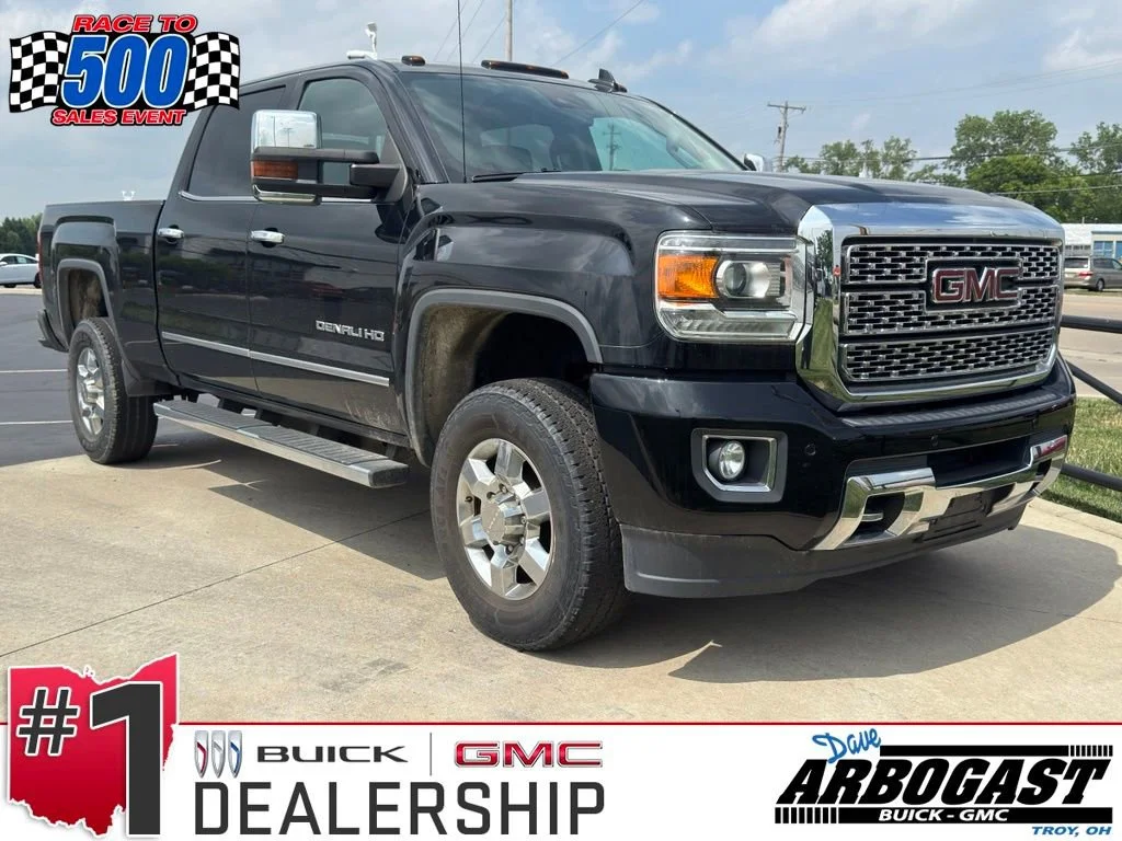 2019 GMC Sierra 4WD Crew Cab Standard Box Denali's photo