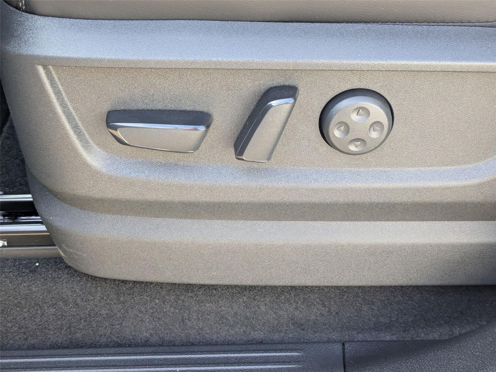 New 2026 Aspen White TriCoat Nissan PRO-4X® image 15