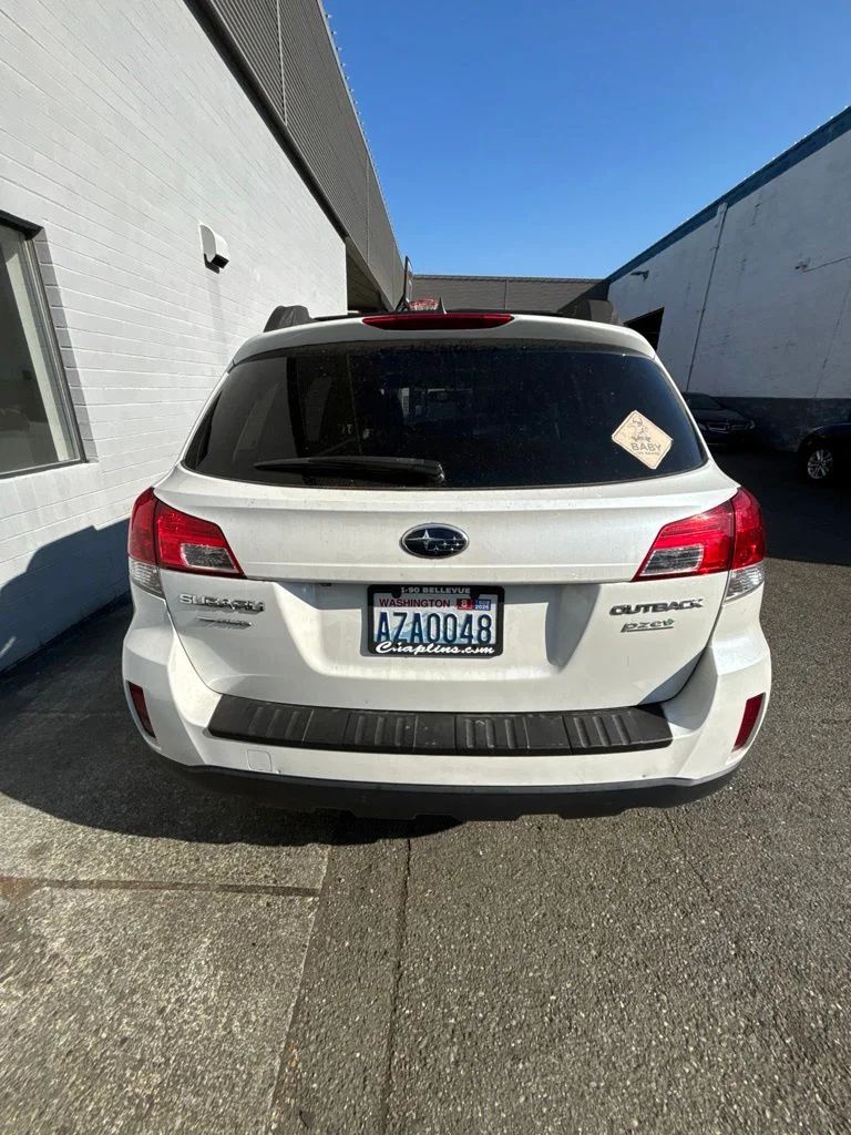 Used 2013 Satin White Pearl Subaru 2.5i image 5