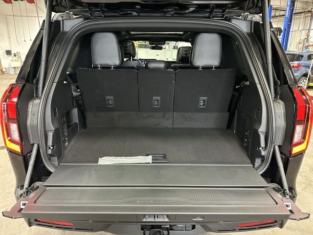 New 2026 Agate Black Metallic Ford Tremor® image 25
