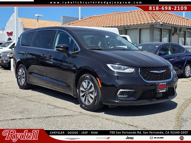2024 Chrysler Pacifica Hybrid Select