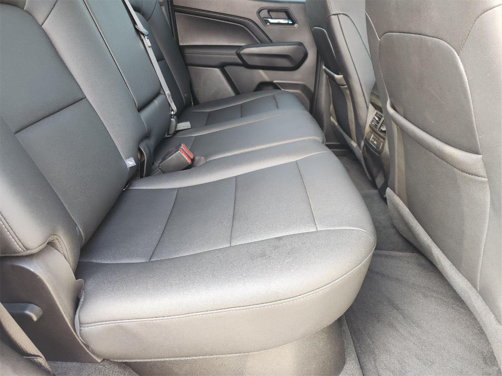 2023 GMC Canyon photo 32 of 34
