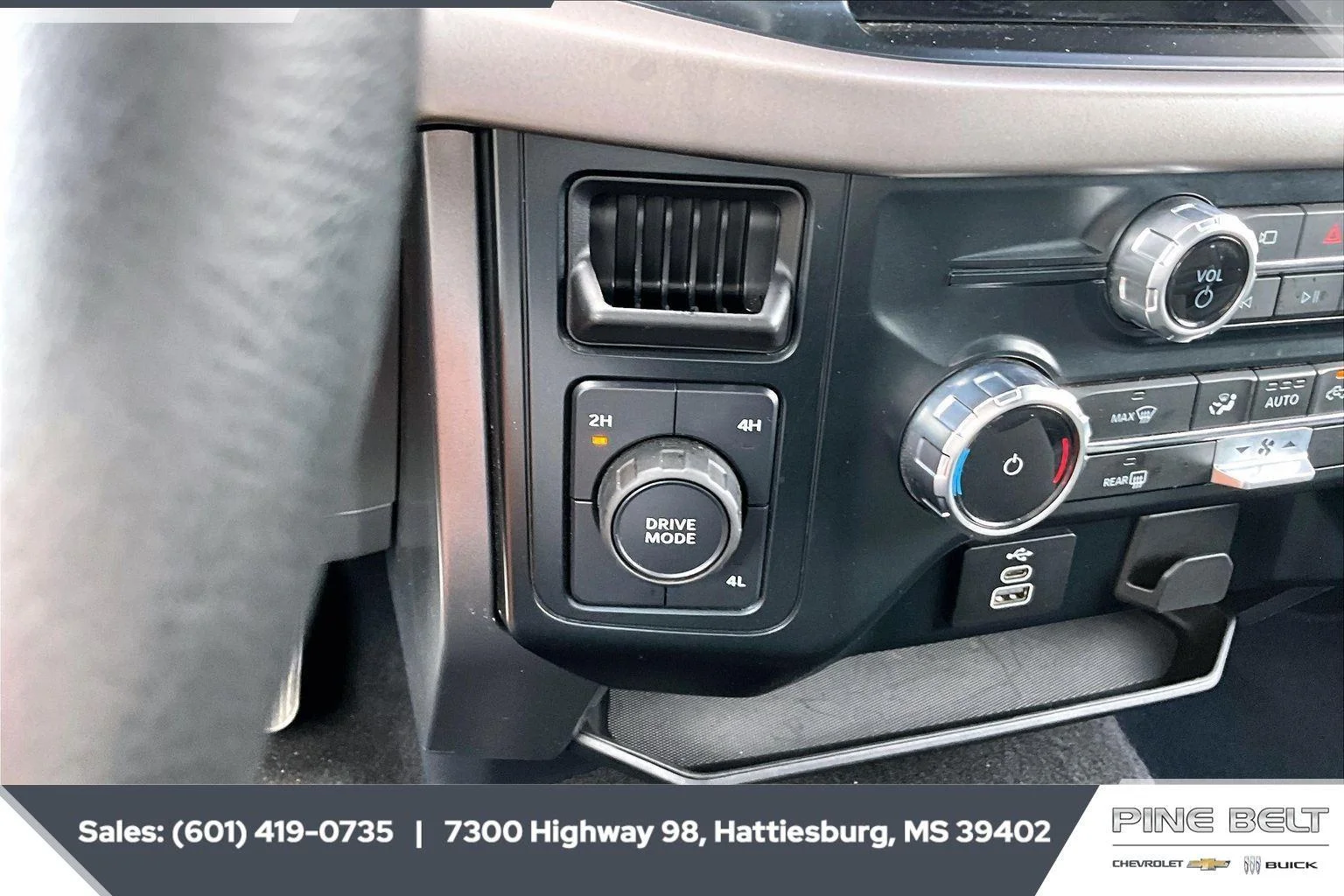 Used 2025 Carbonized Gray Ford XLT image 22