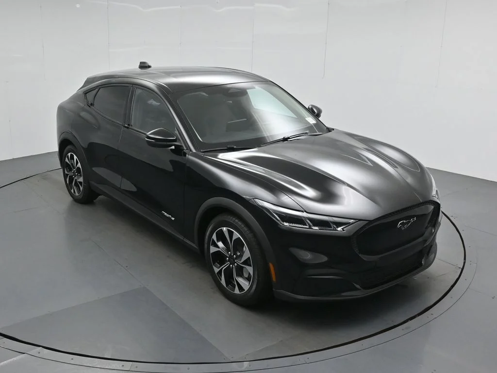 New 2026 Shadow Black Ford Select image 36