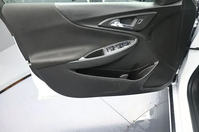 Used 2024 White Chevrolet LT image 20