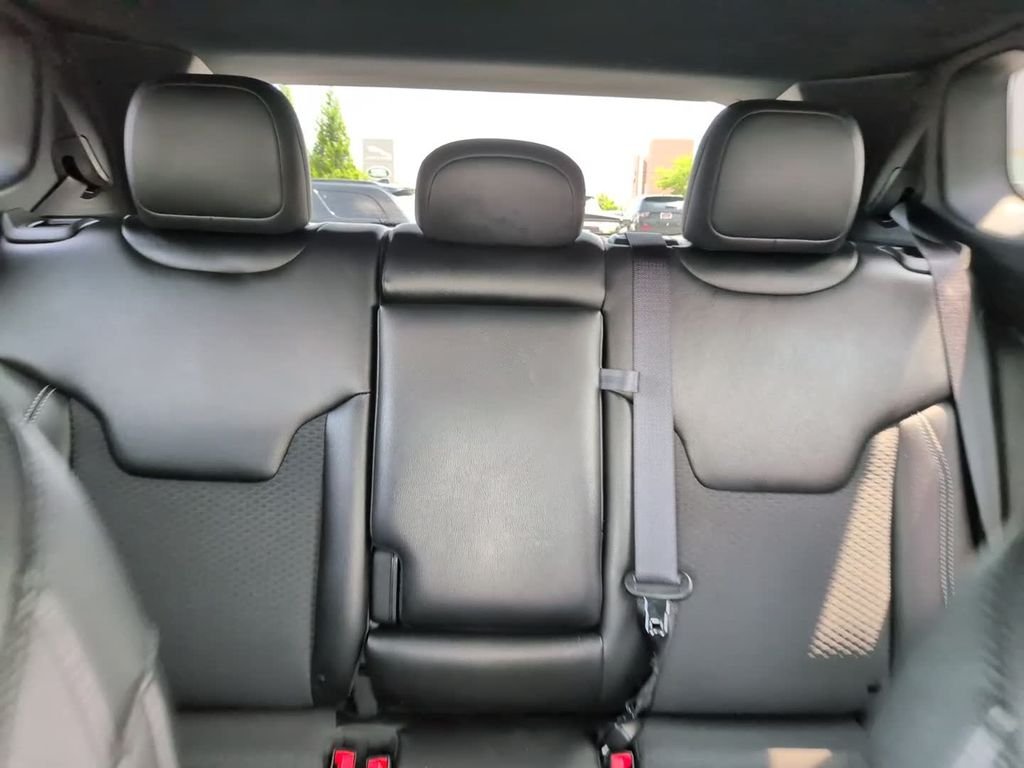 Certified Used 2023 Diamond Black Jeep Latitude image 27