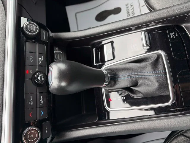 Used 2022 Blue Jeep Latitude image 17