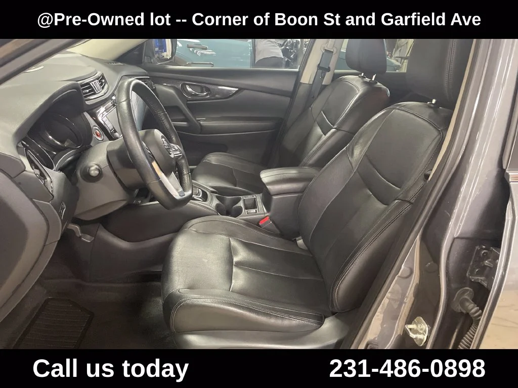 Used 2019 Gray Nissan SL image 15