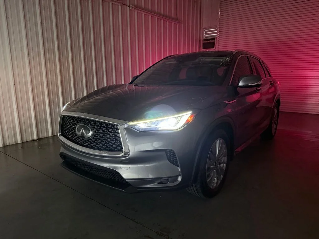 Used 2023 Gray INFINITI LUXE image 8