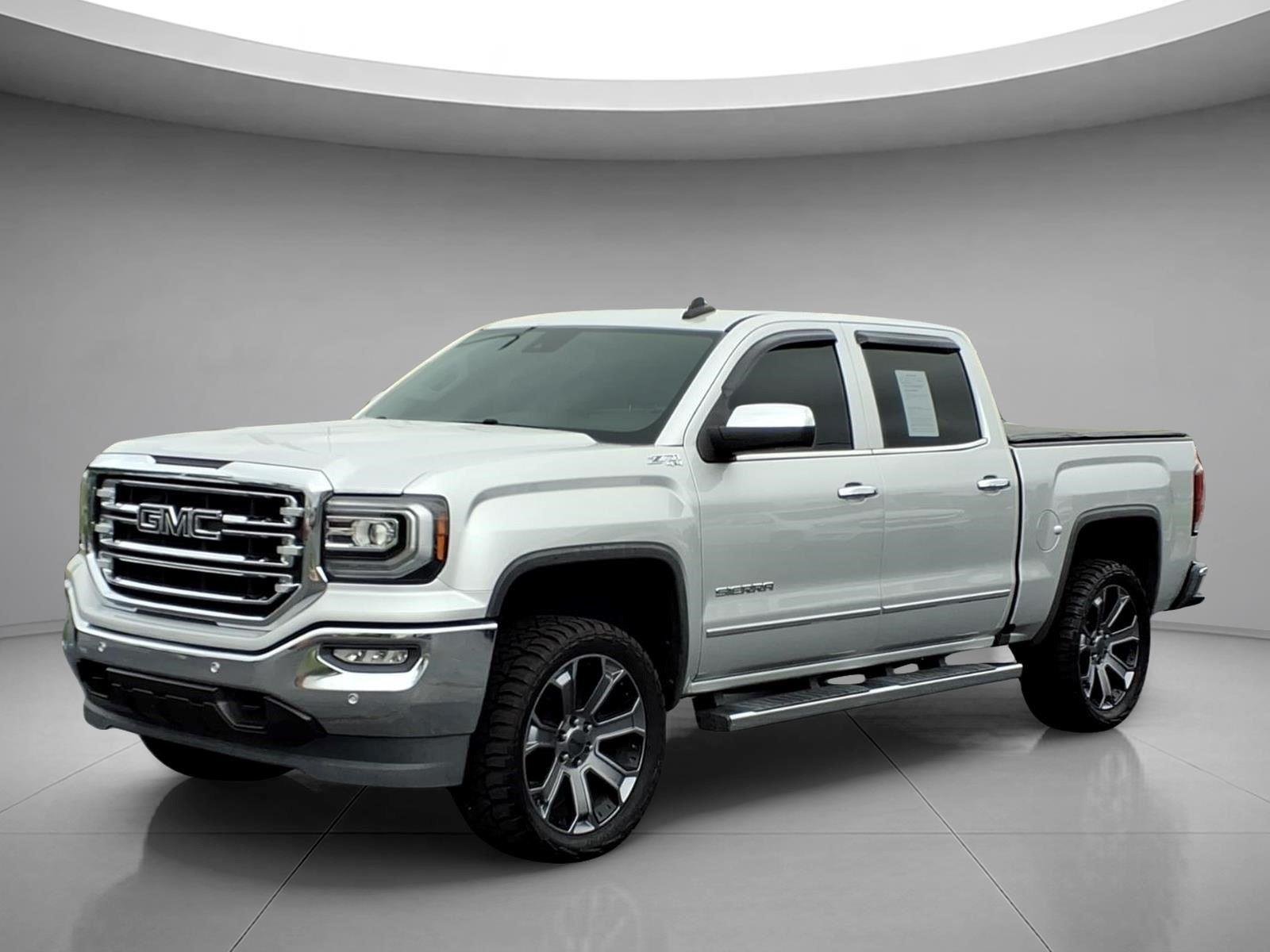 2018 GMC Sierra 4WD Crew Cab Short Box SLT's photo