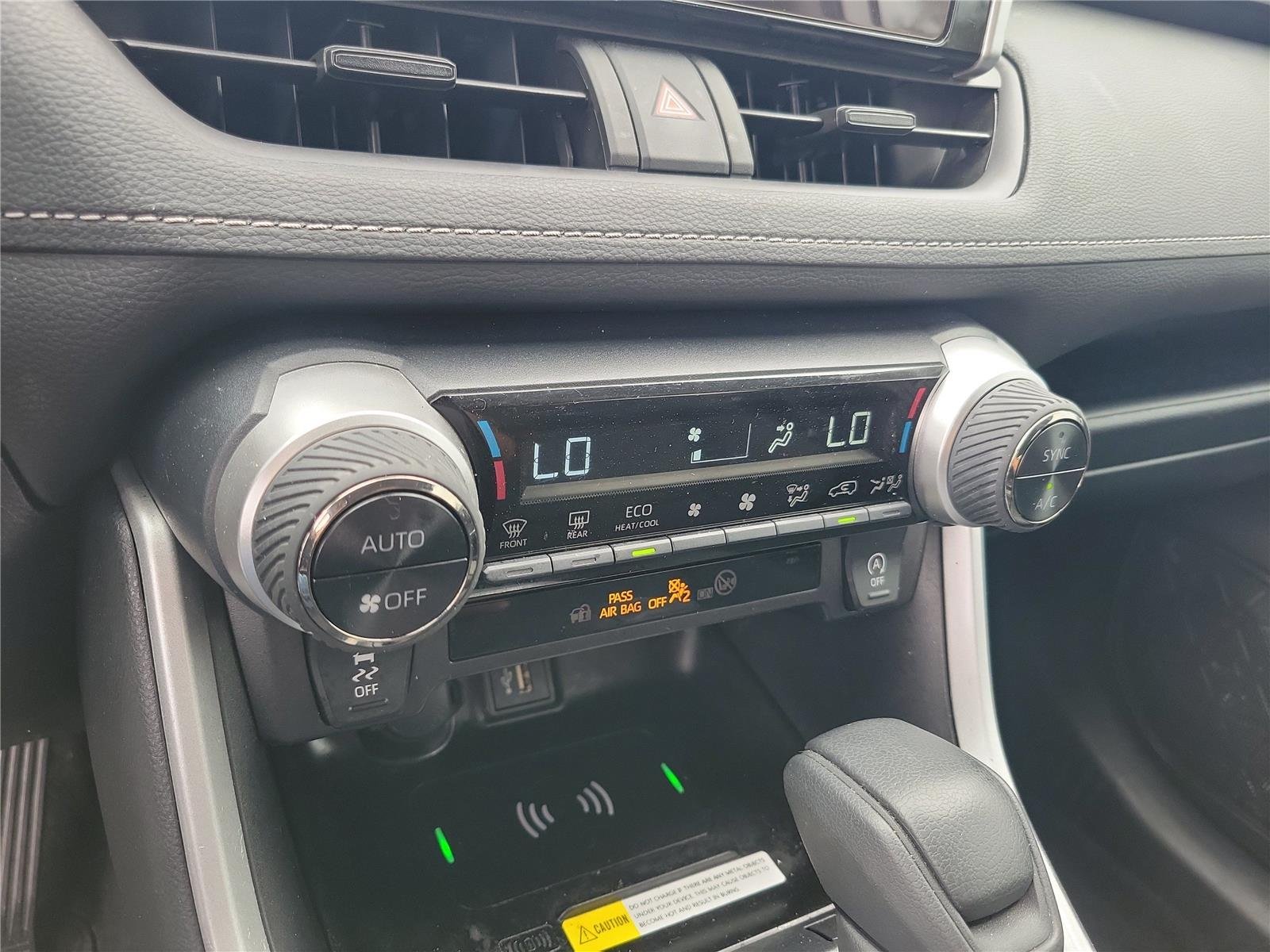 Used 2025 Ice Cap Toyota XLE image 33