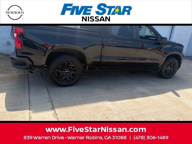 Used 2020 Black Chevrolet Custom image 7