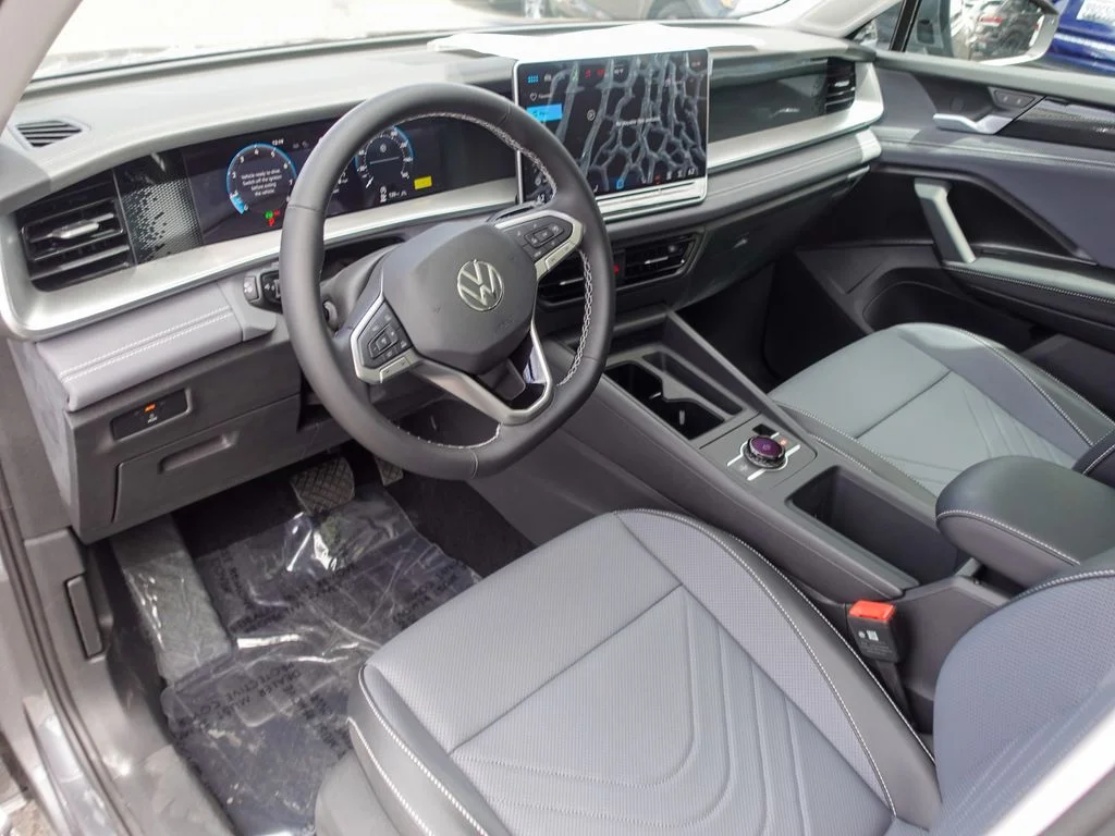 New 2026 Platinum Gray Metallic Volkswagen SE image 11