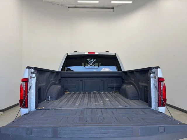 Used 2024 Avalanche Ford XLT image 8