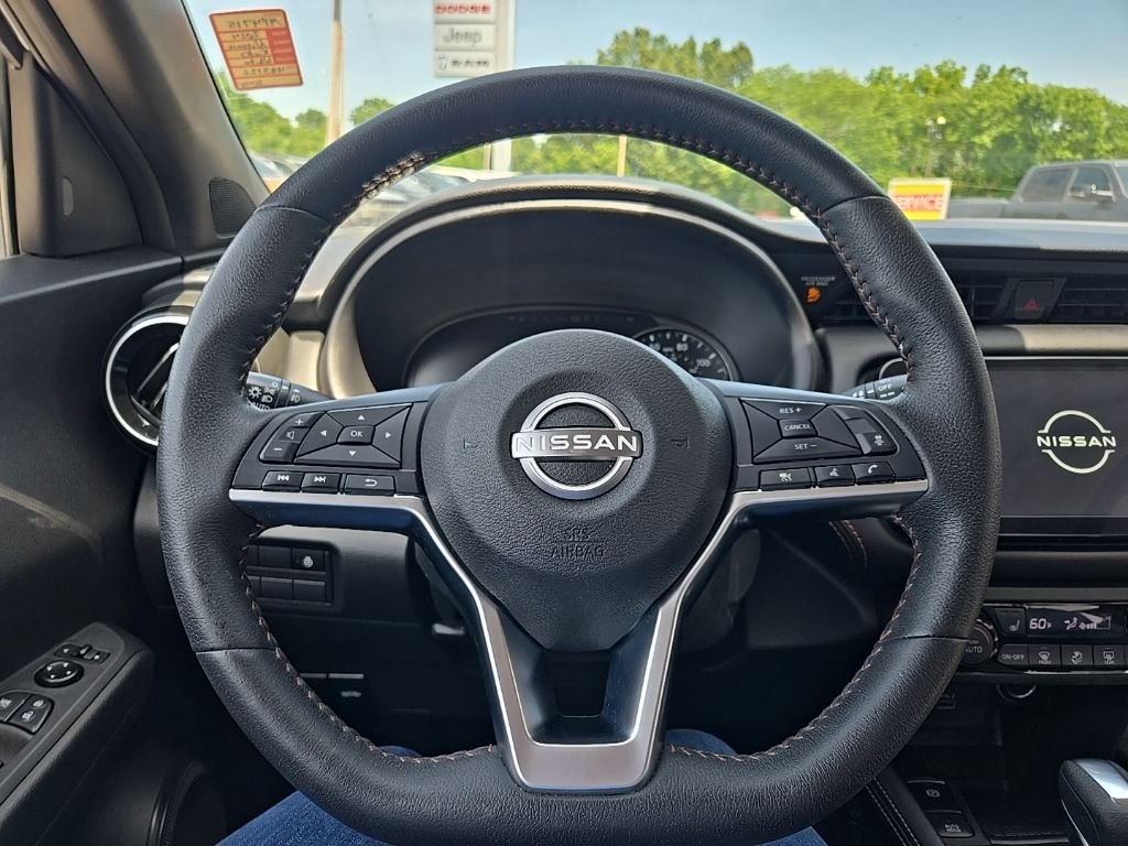 Used 2024 White Nissan SR image 40