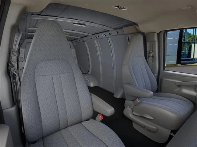 2025 GMC Savana Cargo Work Van - Photo 16