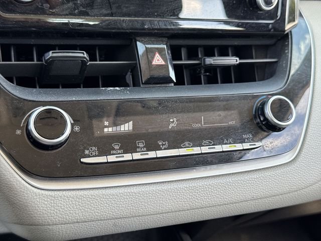 Used 2020 Black Toyota L image 18